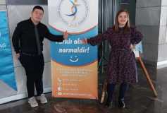 Down Sendromlu fotoğraf sanatçısı Volkan Niyazi Madaslı'nın Duvarlar adlı sergisini Belediye başkanı Kadir Albayrak ve çok sayıdaki konukla açtık