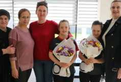 Milli sporcularımız Down Sendromlu Cansu Öge ve Ecrin Ercan'ı çiçeklerle Antalya'daki Down Sendrom Spor oyunlarına masa tenisi dalında yarışmaları için uğurladık