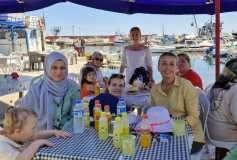 Süleymanpaşa Su Ürünleri Kooperatifi Başkanı İbrahim Pehlivanoğlu ve derneğimiz desteği ile düzenlenen yaza merhaba tekne gezisinden sonra balık ekmek ikramı yapıldı...