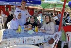 Süleymanpaşa Su Ürünleri Kooperatifi Başkanı İbrahim Pehlivanoğlu ve derneğimiz desteği ile düzenlenen yaza merhaba tekne gezisinden sonra balık ekmek ikramı yapıldı...