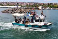 Süleymanpaşa Su Ürünleri Kooperatifi Başkanı İbrahim Pehlivanoğlu ve derneğimiz desteği ile düzenlenen yaza merhaba tekne gezisinden sonra balık ekmek ikramı yapıldı...